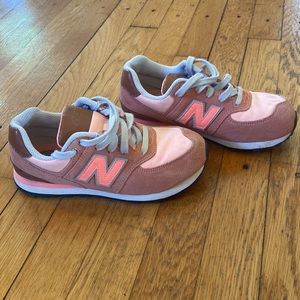 Girls New Balance tennis shoes